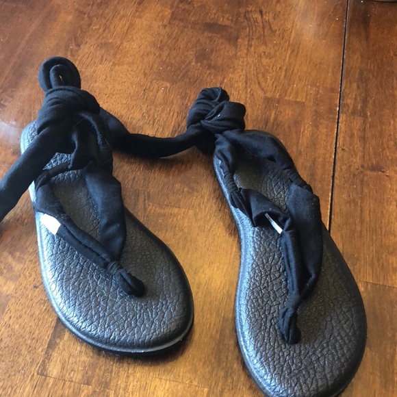 sanuk yoga mat shoes